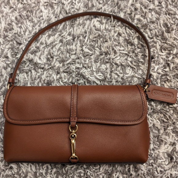 Coach Handbags - Coach Hamptons Bag